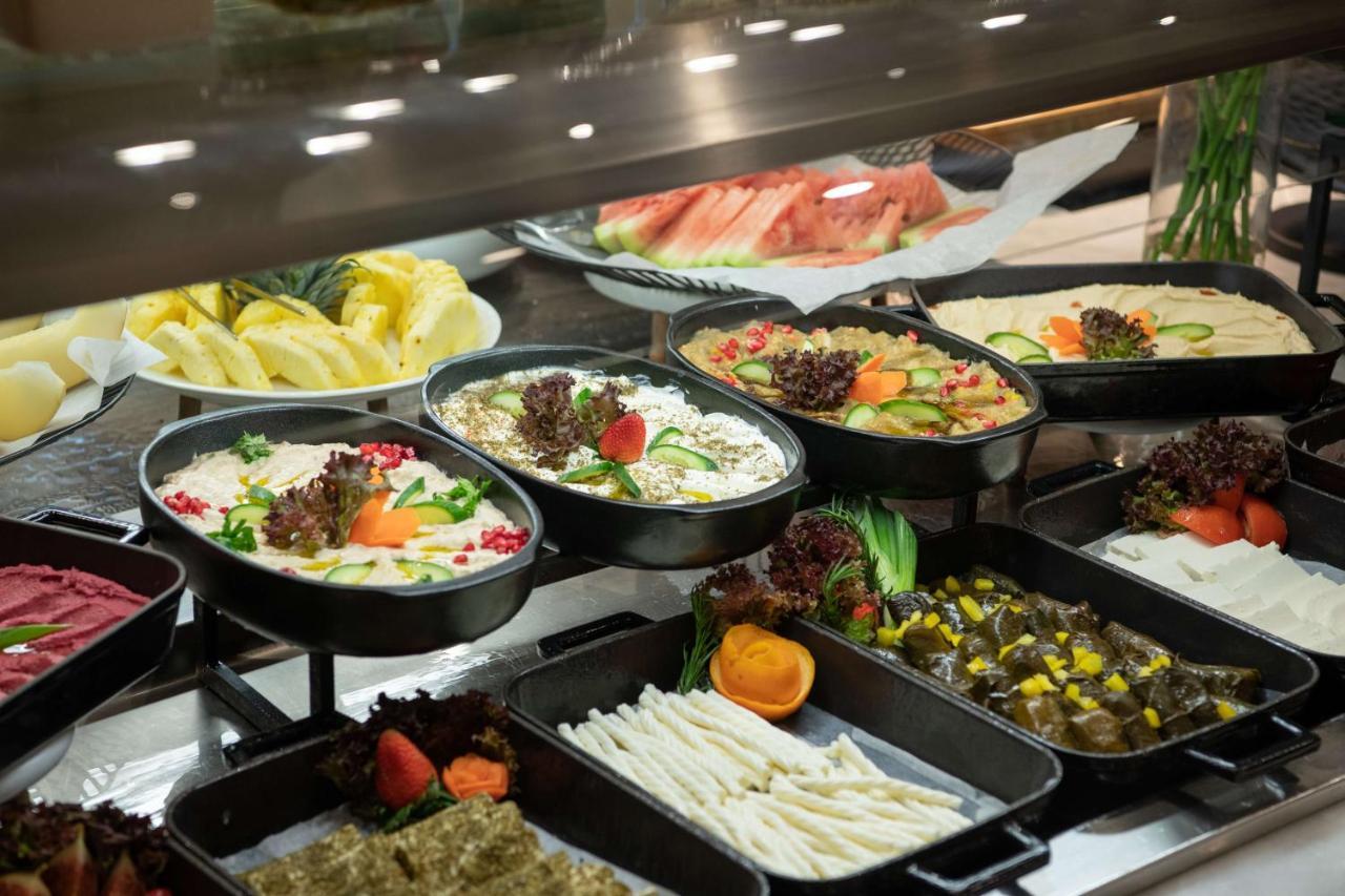 Radisson Blu Hotel, Jeddah Corniche Esterno foto Meze