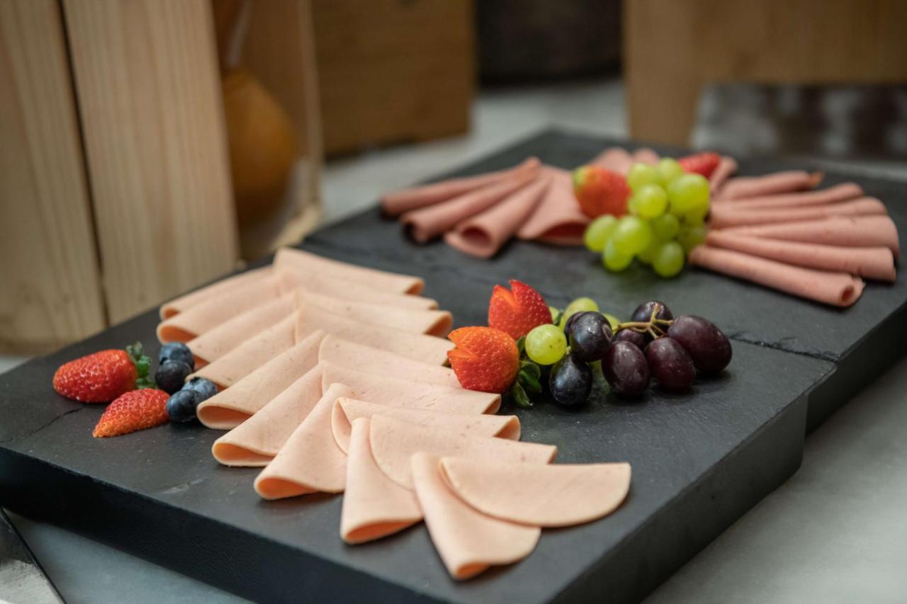 Radisson Blu Hotel, Jeddah Corniche Esterno foto Turkey ham