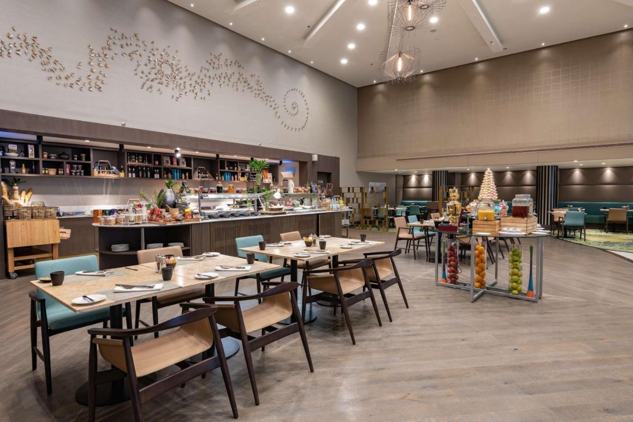 Radisson Blu Hotel, Jeddah Corniche Esterno foto The restaurant