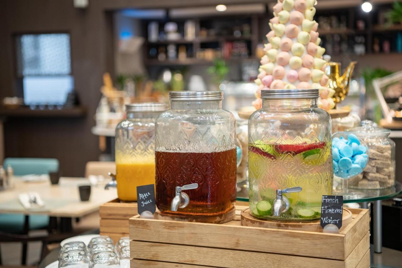 Radisson Blu Hotel, Jeddah Corniche Esterno foto Infused water