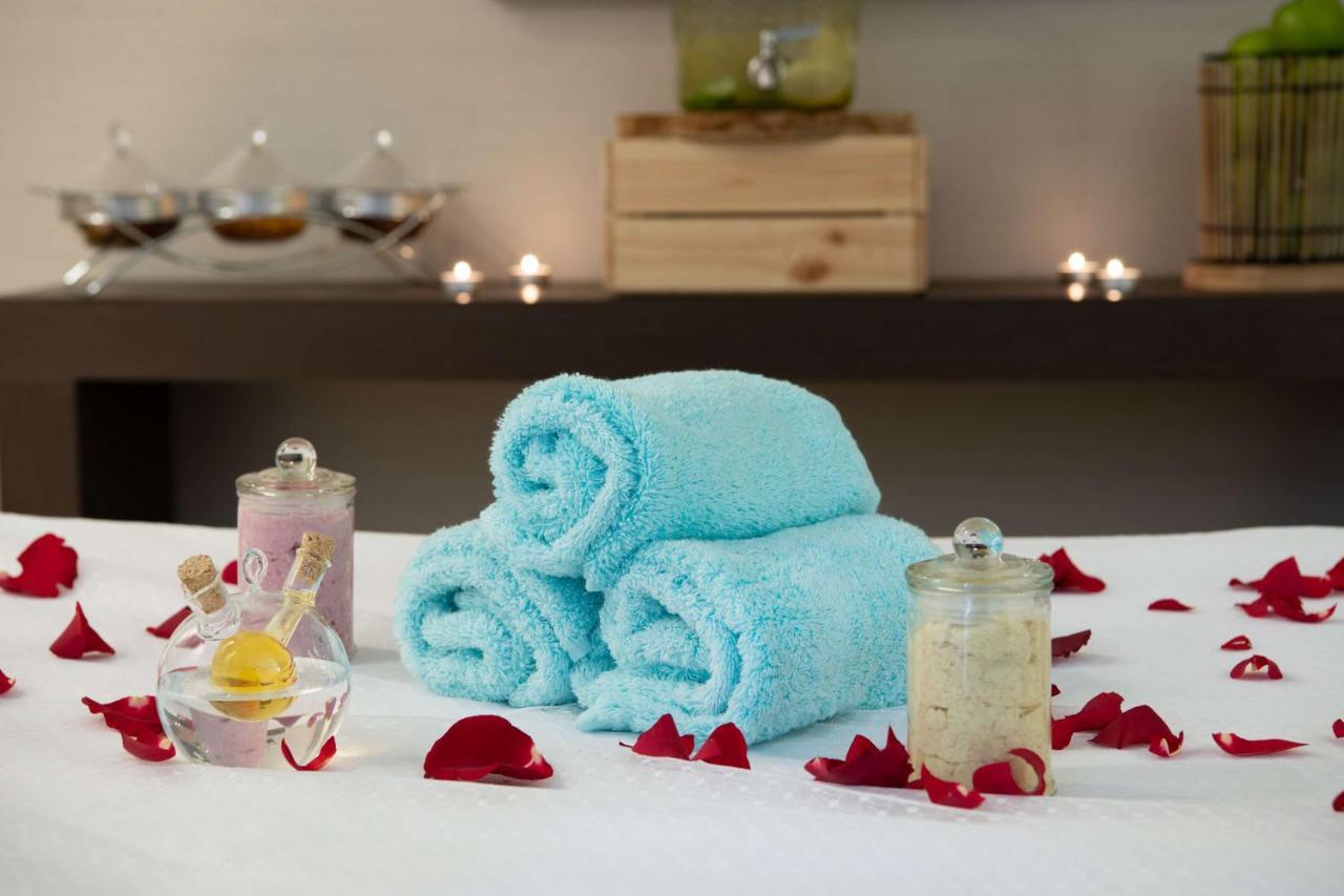 Radisson Blu Hotel, Jeddah Corniche Esterno foto Spa treatment